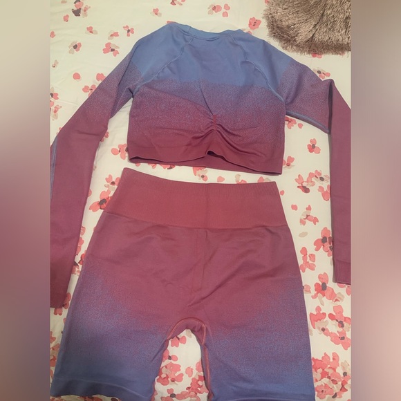 Gymshark Blue/Pink Matching Set - Picture 4 of 5